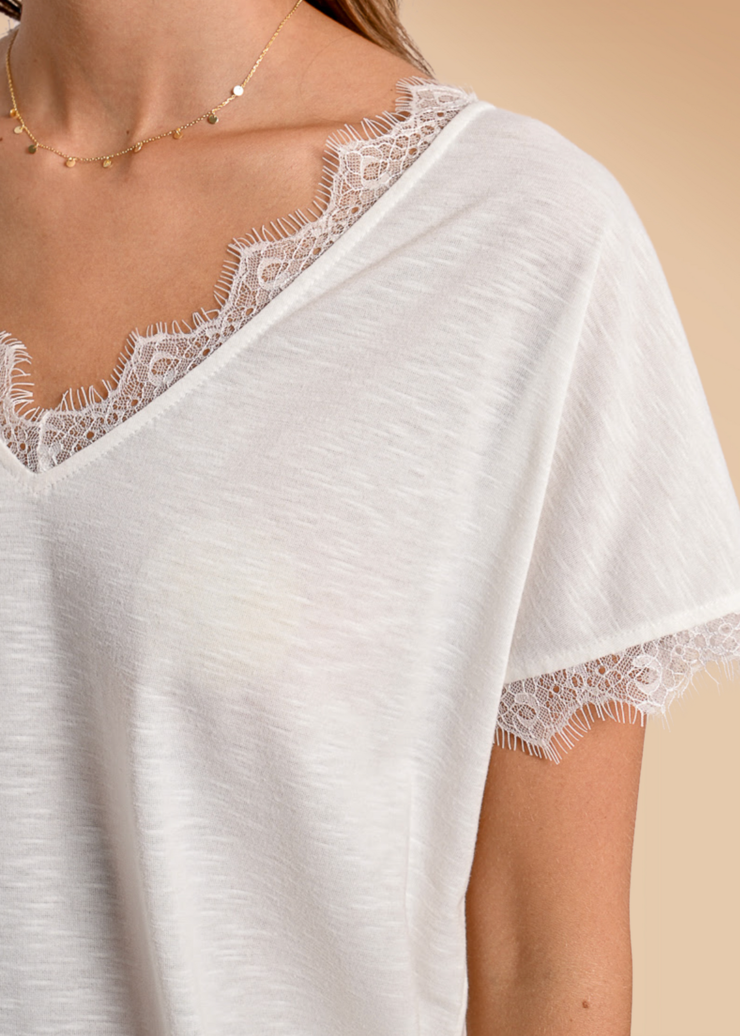 Tshirt Col V Détails Dentelle