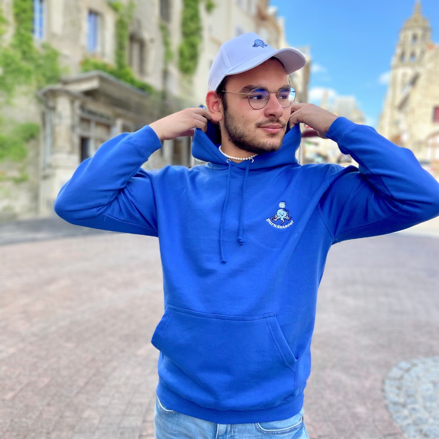 Sweat brodé « Burnaaaout »